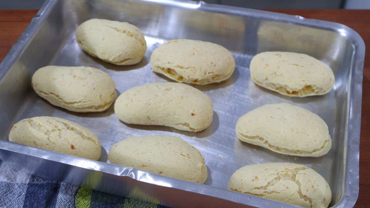 BISCOITO DE POLVILHO ASSADO – RECEITA FÁCIL E CROCANTE