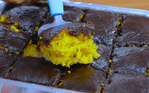 Bolo de Cenoura Fofinho irresistível com Casquinha de Chocolate!
