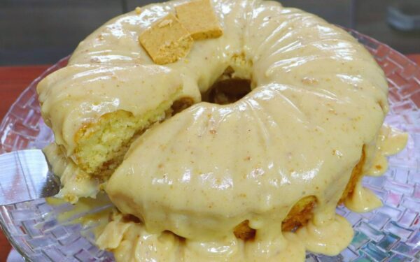 Bolo De Paçoca INCRIVELMENTE Macio com uma cobertura cremosa
