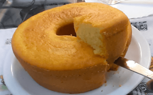 Bolo de Leite Condensado Simples, Fofinho e Muito Rápido