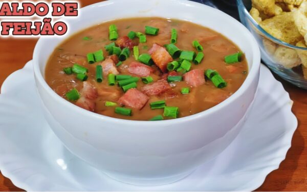 CALDO DE FEIJÃO CASEIRO COM BACON, CALABRESA . RECEITA FÁCIL