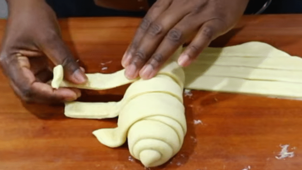 Descubra para que serve o leite em pó na massa de pão e por que ele deixa o pão mais macio, fofinho e saboroso. Aprenda uma massa base simples usando leite em pó e veja dicas para acertar sempre!
