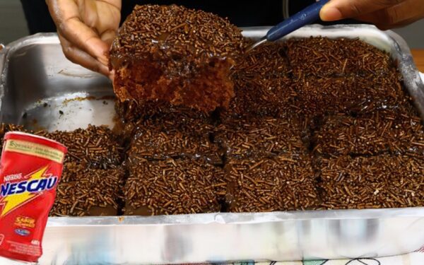 Como Fazer Bolo de Nescau Fofinho e Molhadinho 🍫