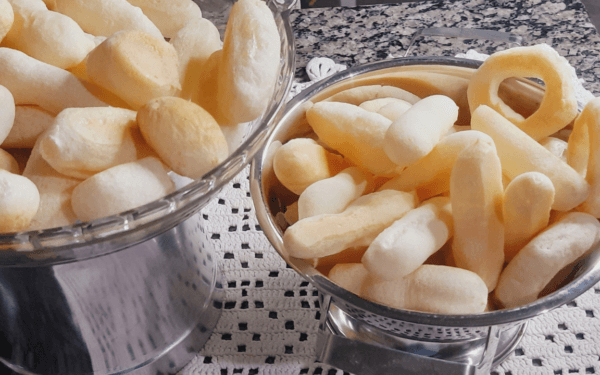 Biscoito de Polvilho Azedo Assado: Receita Fácil e Econômica.