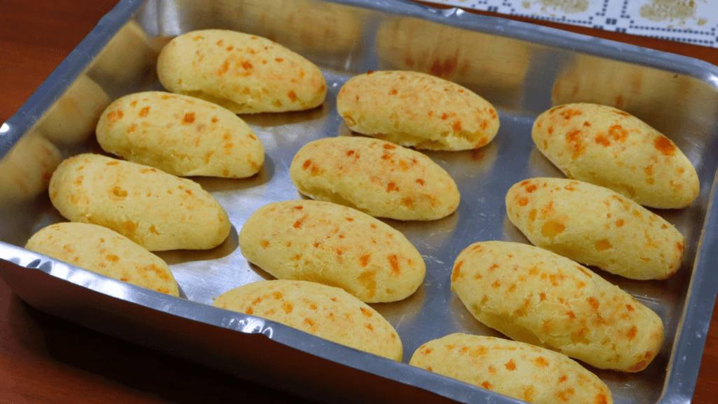 BISCOITO DE POLVILHO COM QUEIJO: RECEITA FÁCIL E ECONÔMICA 1 biscoito de polvilho com queijo e1737135327531