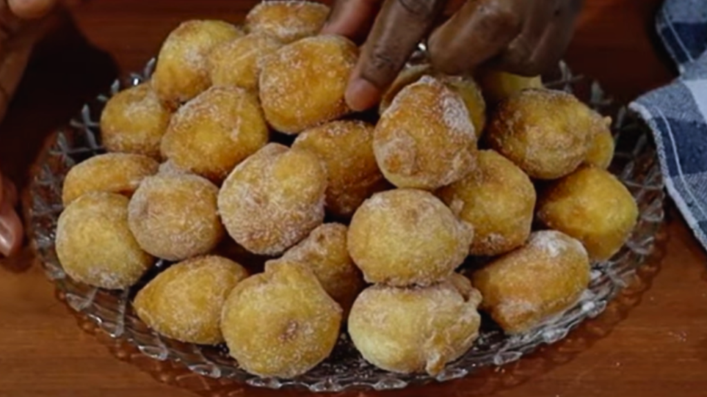bolinho de chuva dourado por dentro e por fora.jpg