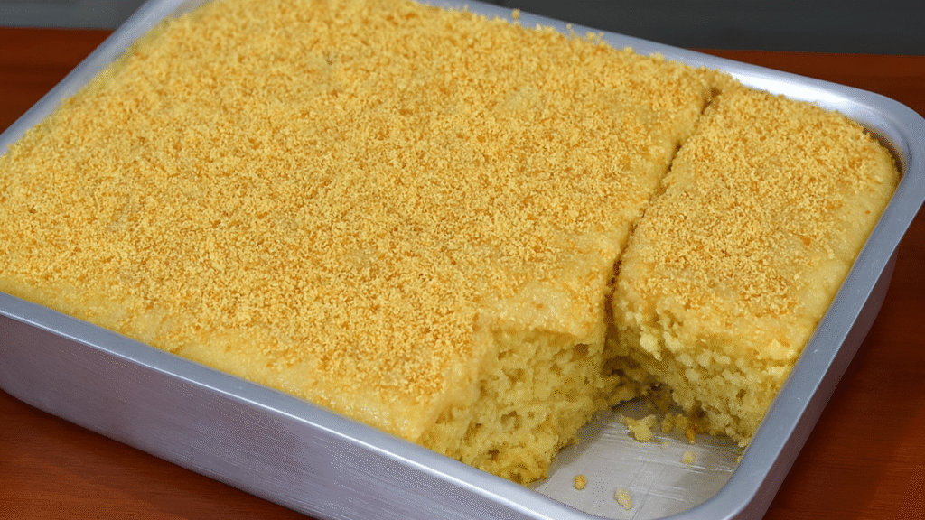 Bolo de Amendoim Fofinho com Cobertura Cremosa – Receita Fácil, Rápida e Irresistível 1 bolo de amendoim