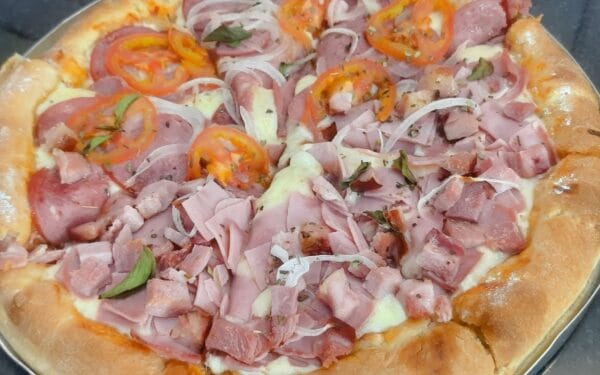 Receita de Pizza simples e rápida perfeita.